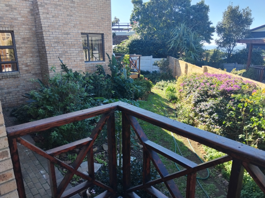 4 Bedroom Property for Sale in Wavecrest Eastern Cape